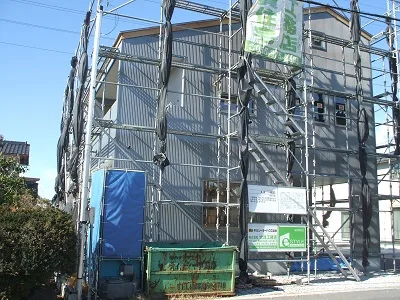 ガルバニュウム鋼鈑