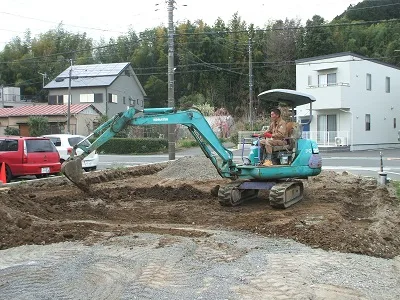 基礎工事スタート