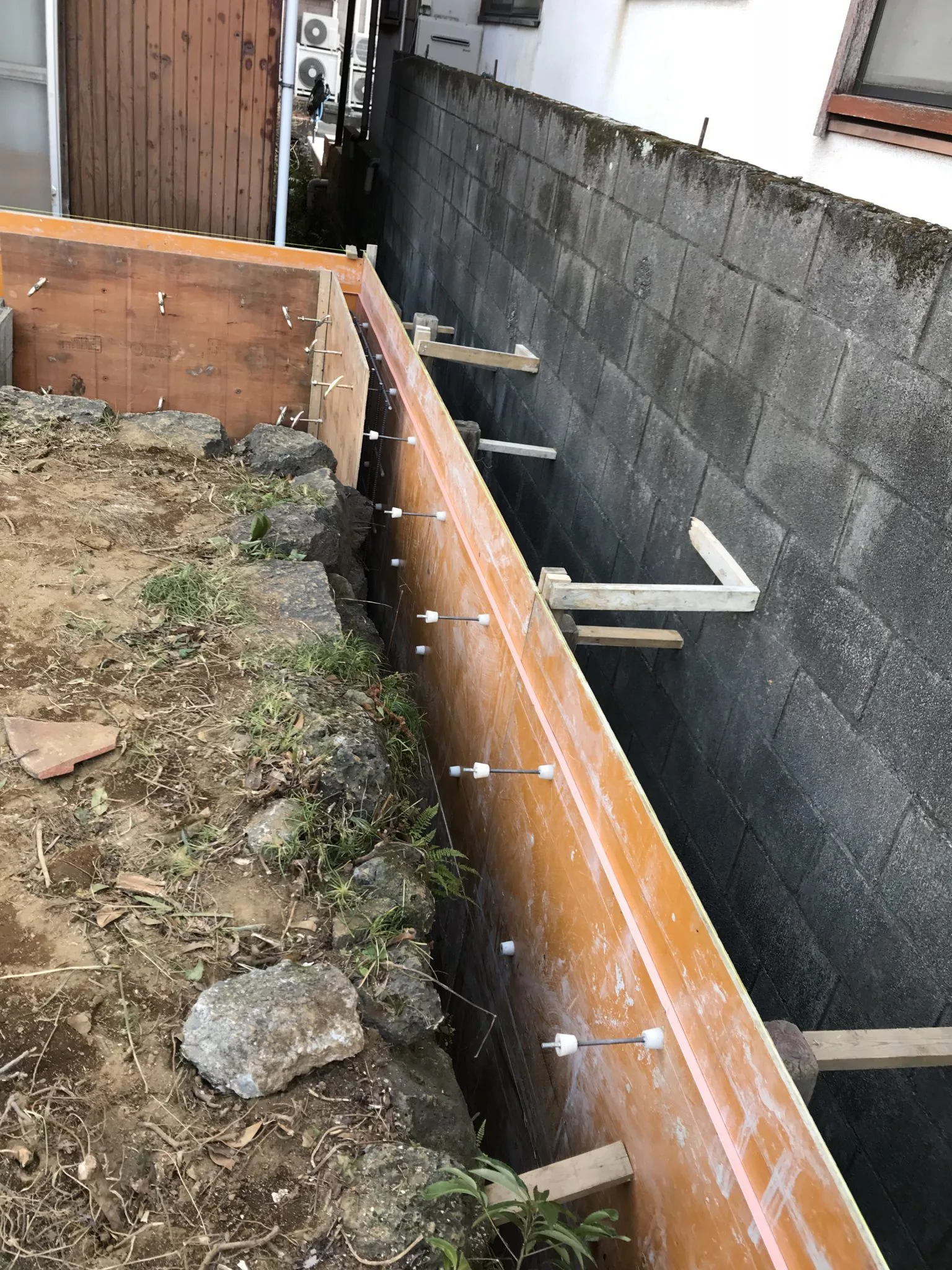 三島市Ｍ様邸擁壁工事①