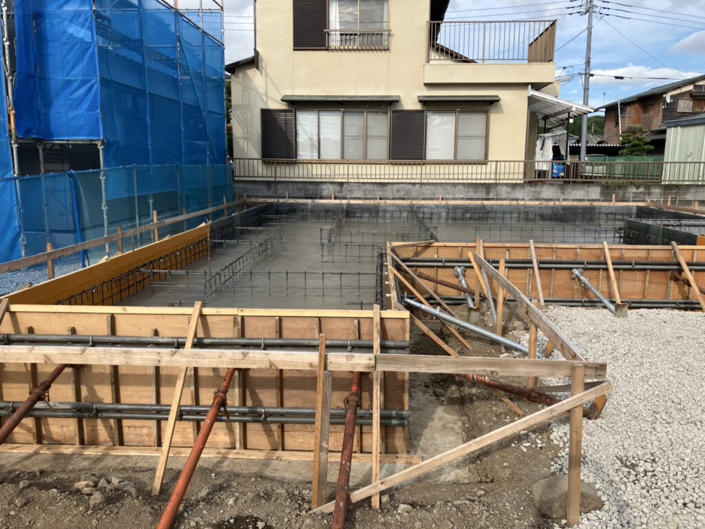 基礎工事中
