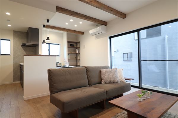 4/18【土】19【日】三島市加茂川町『都会の一軒家』完成見学会